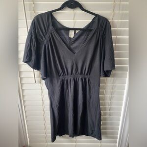 Accepting offers- Billabong V-Neck Short Sleeve dress